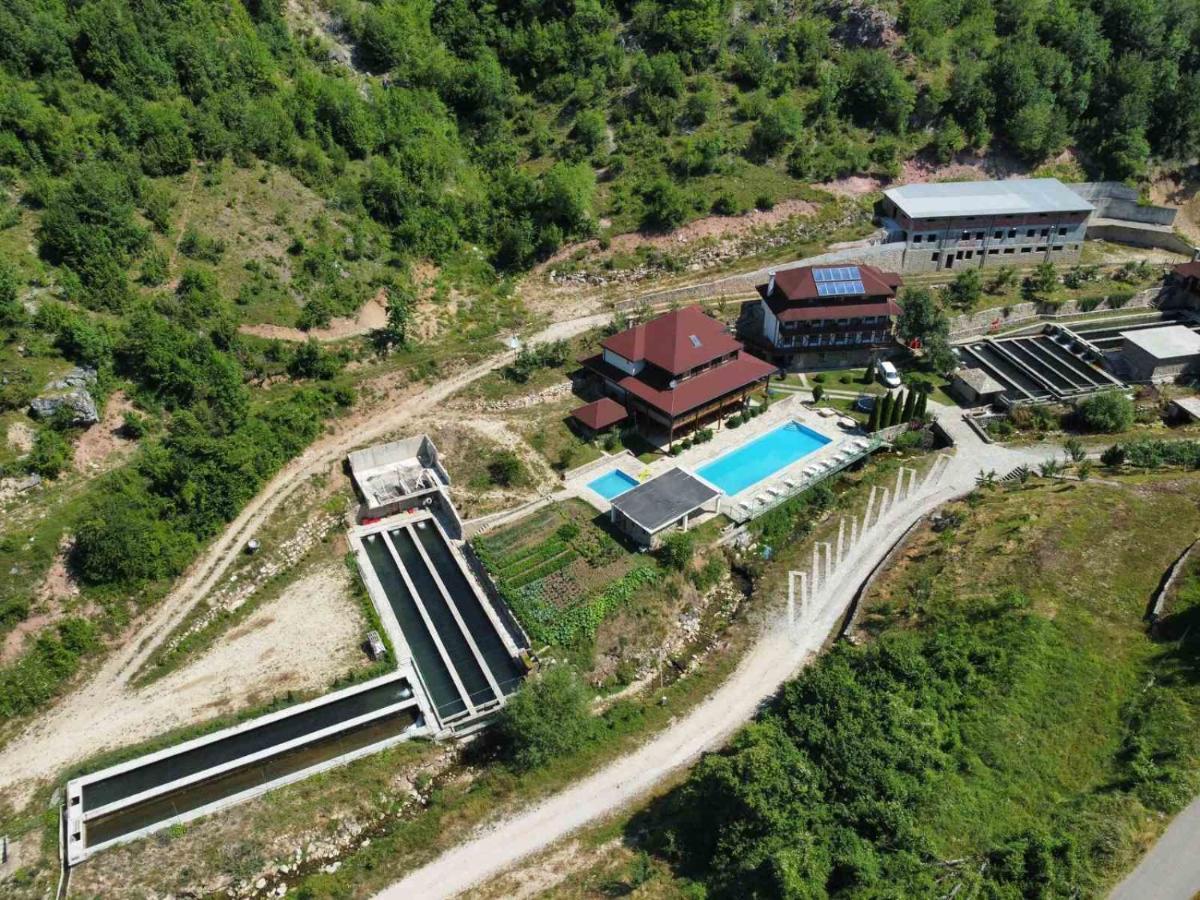 Hotel & Camping Etno Selo Vrelo Berane Zewnętrze zdjęcie