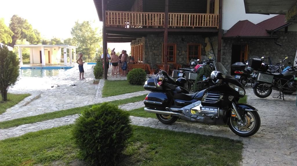 Hotel & Camping Etno Selo Vrelo Berane Zewnętrze zdjęcie